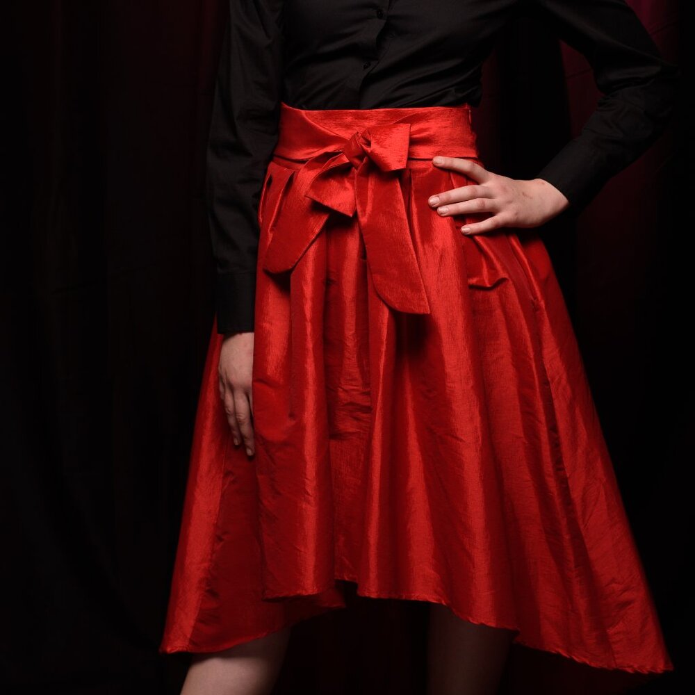 #101/Haute Monde Red skirt Size M, 92 % Polyester and 8% Spandex